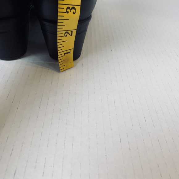 Clarks Black Bootie 8.5M Style # 15260 Button Detail Block Heel Whimsygoth Boho - Picture 10 of 10